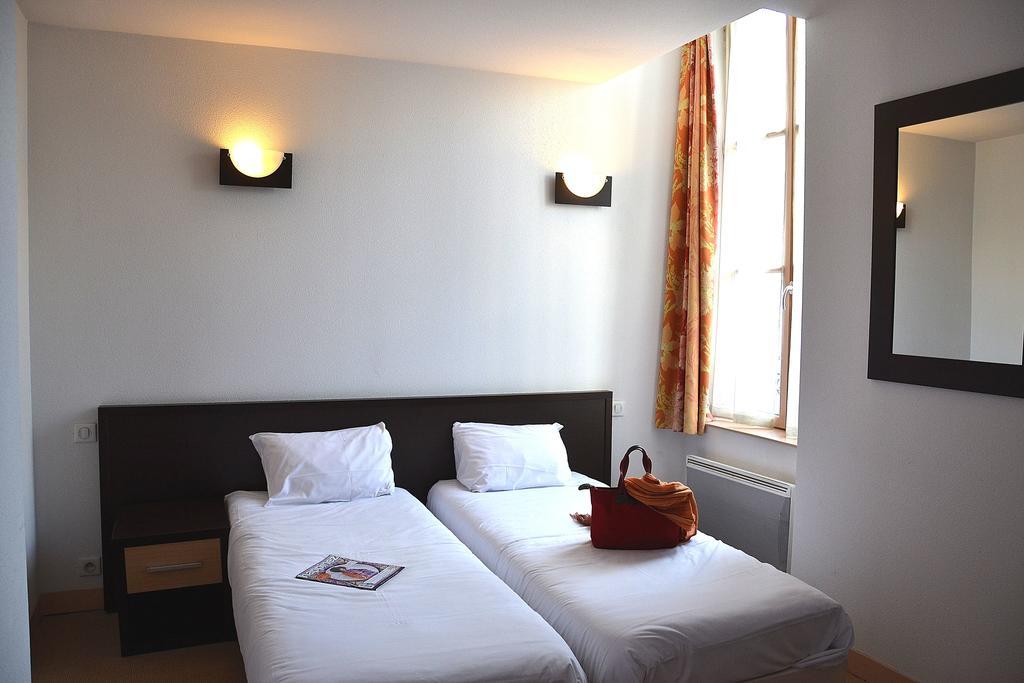 Hotel Les Benedictins Лімож Номер фото