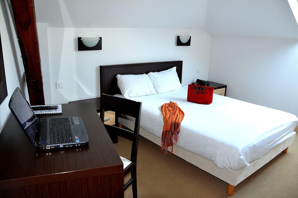 Hotel Les Benedictins Лімож Номер фото